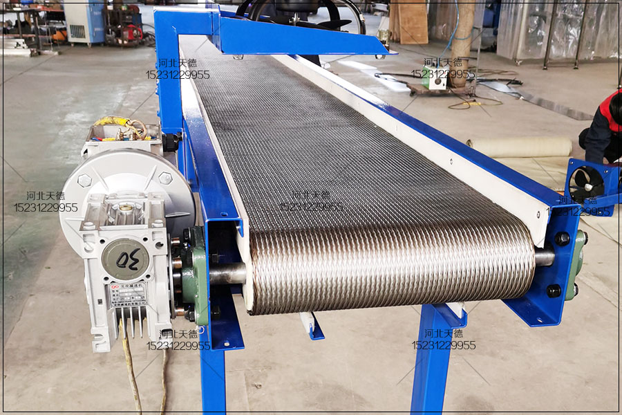 網(wǎng)帶輸送機(jī)